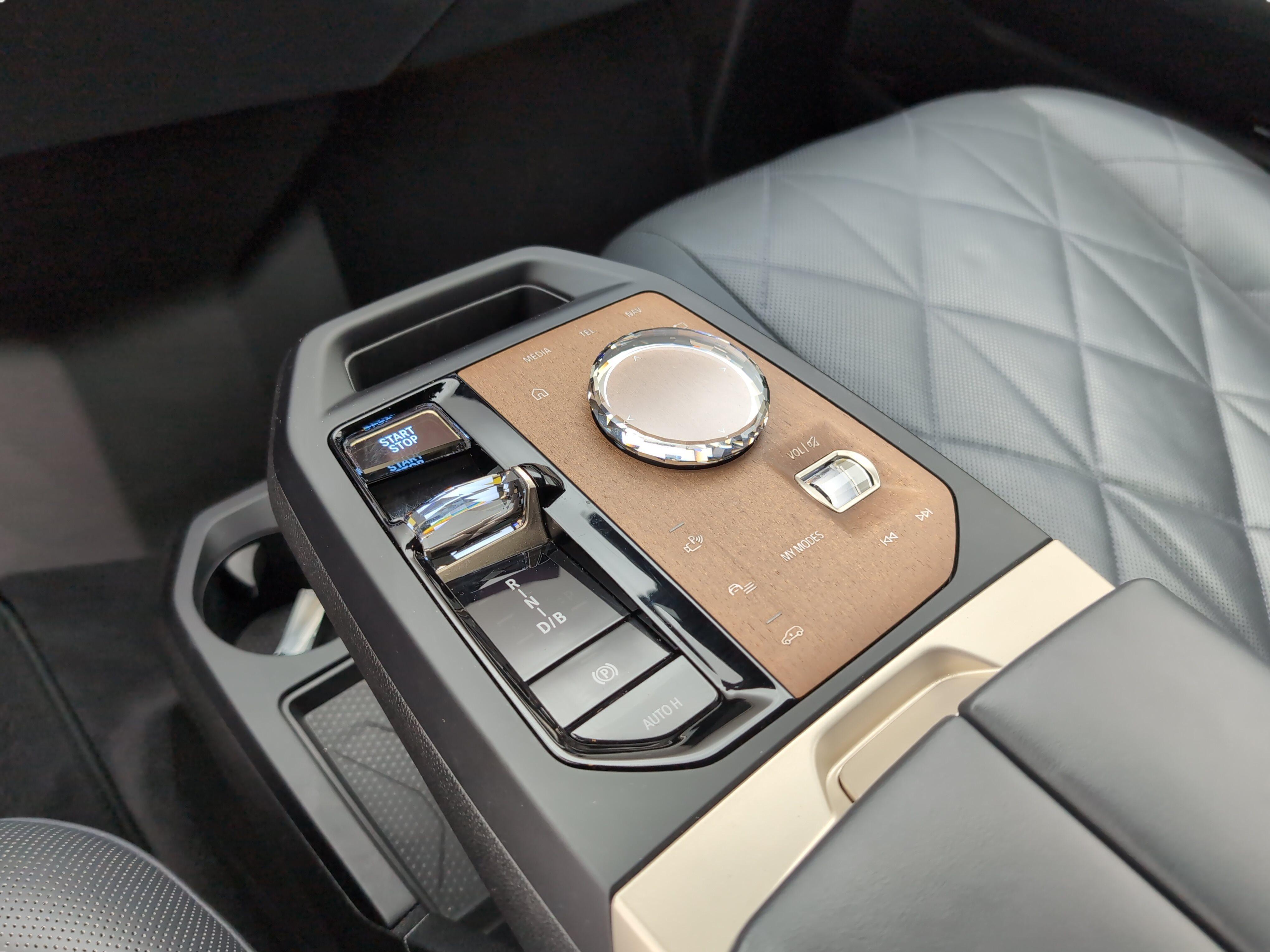 BMW iX – Bild 12