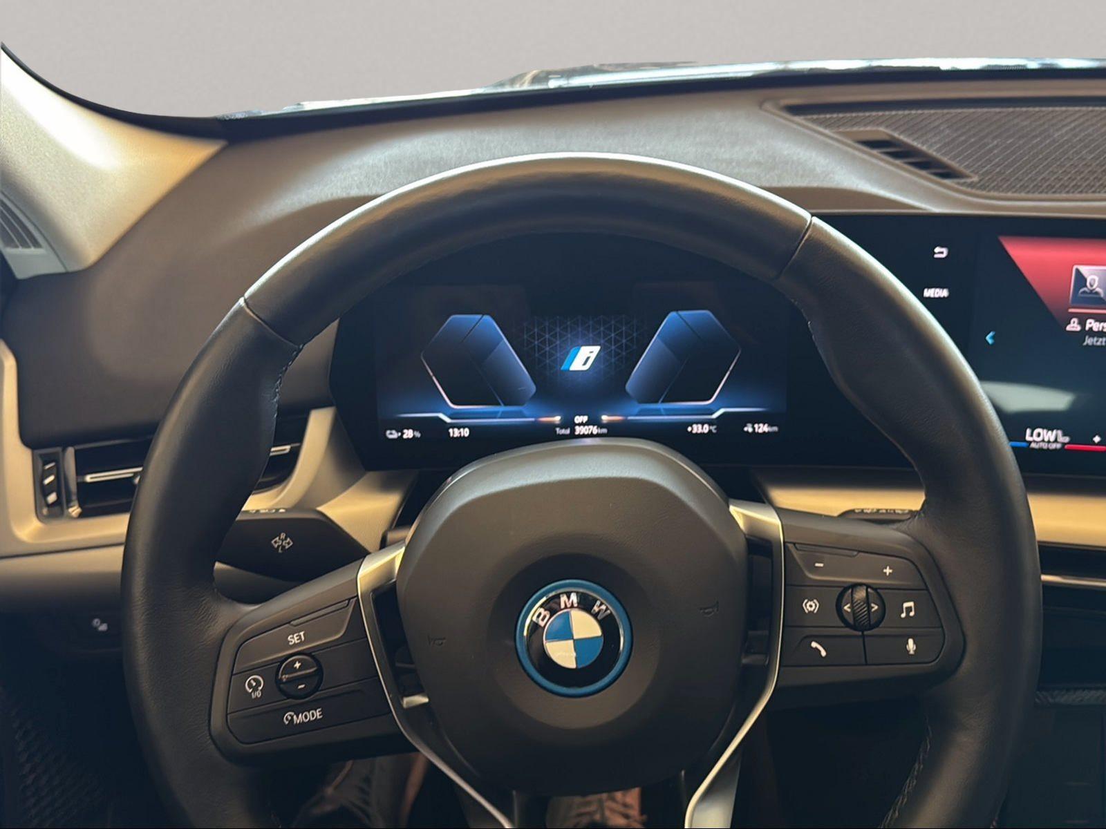 BMW iX1 – Bild 12