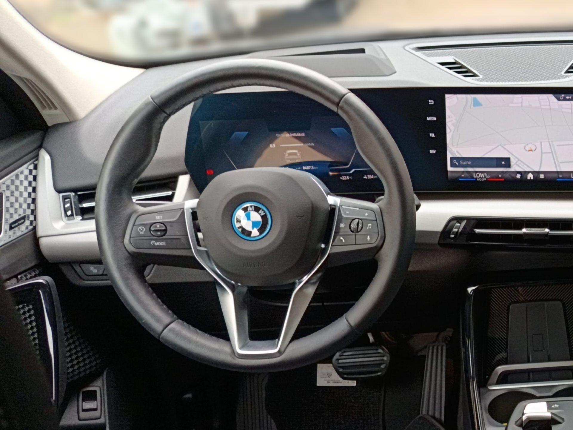 BMW iX2 – Bild 21