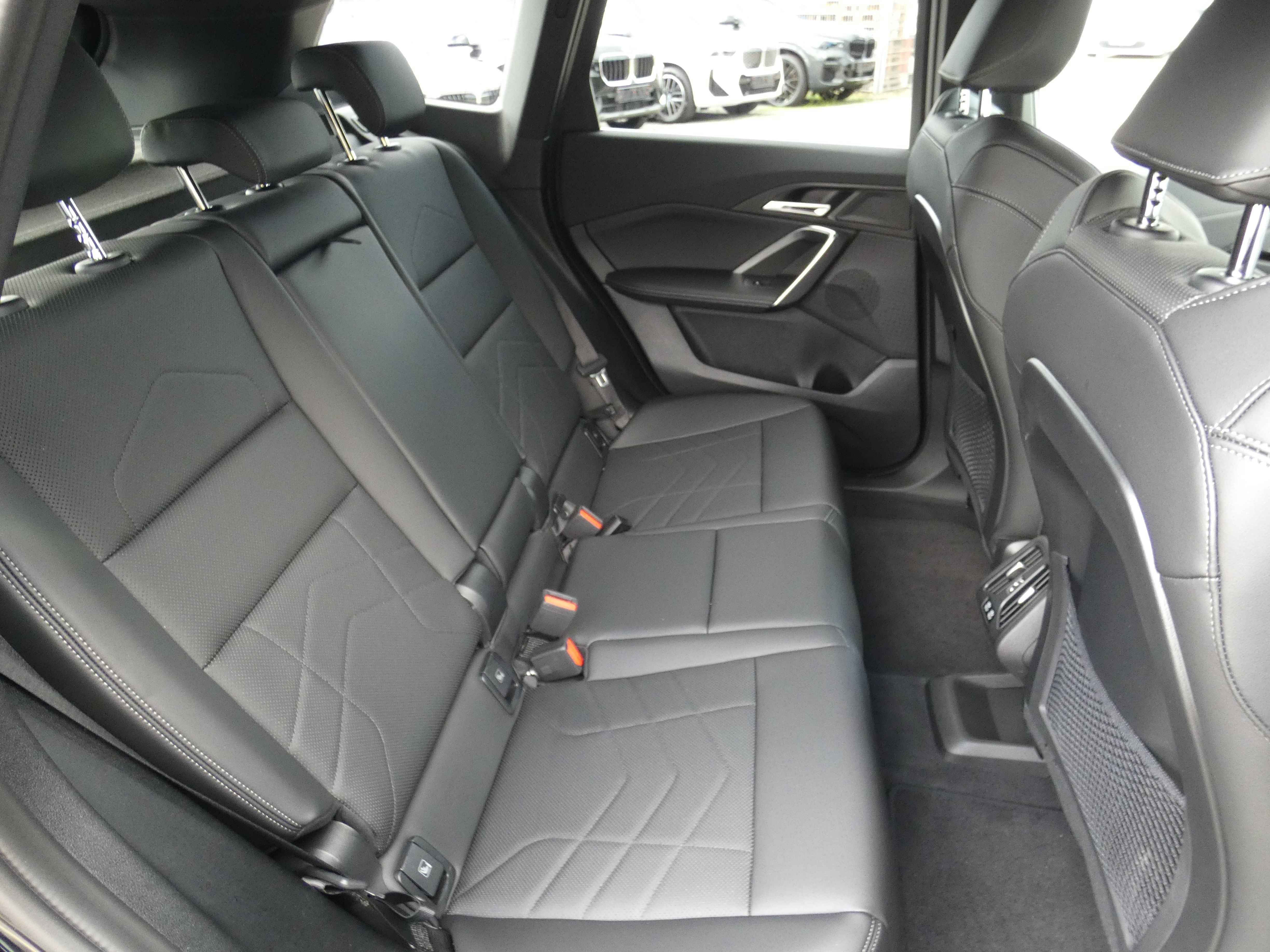 BMW iX1 – Bild 11