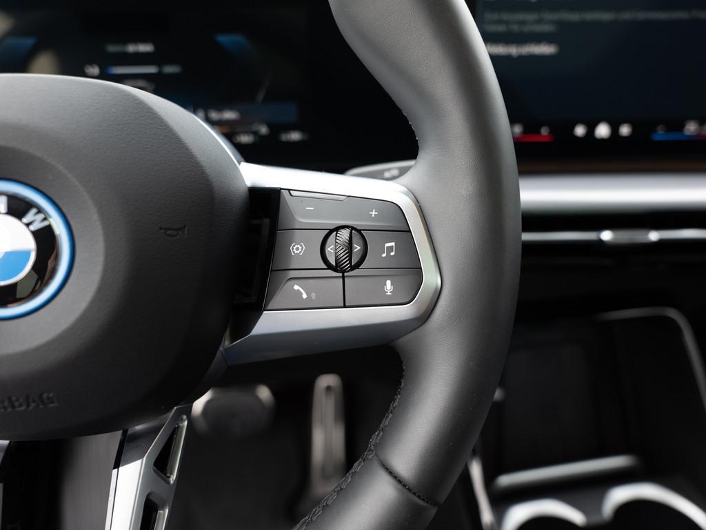BMW iX2 – Bild 31