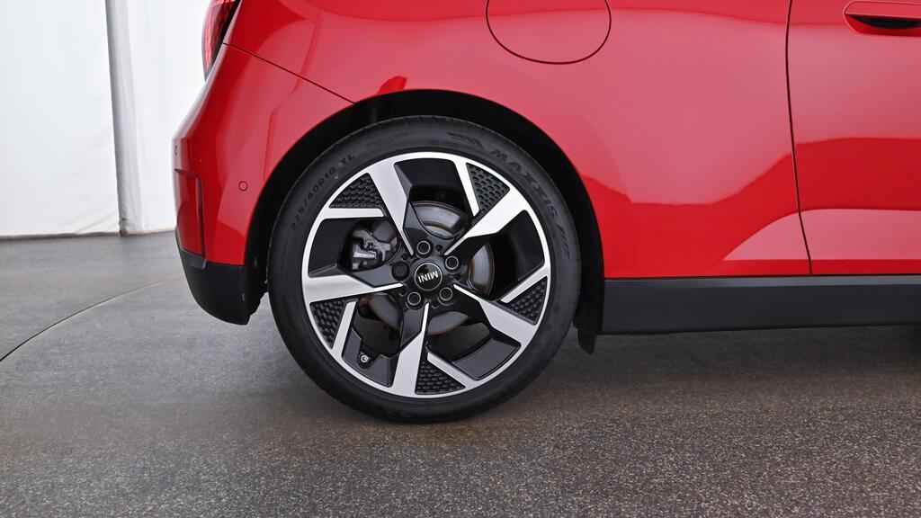 MINI Cooper E J01 HC0