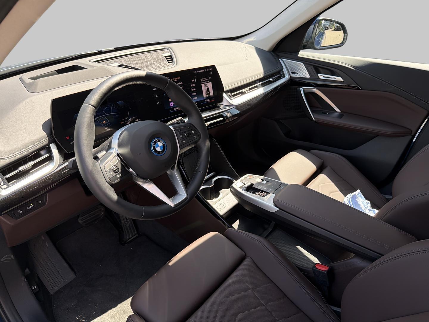 BMW iX1 – Bild 9