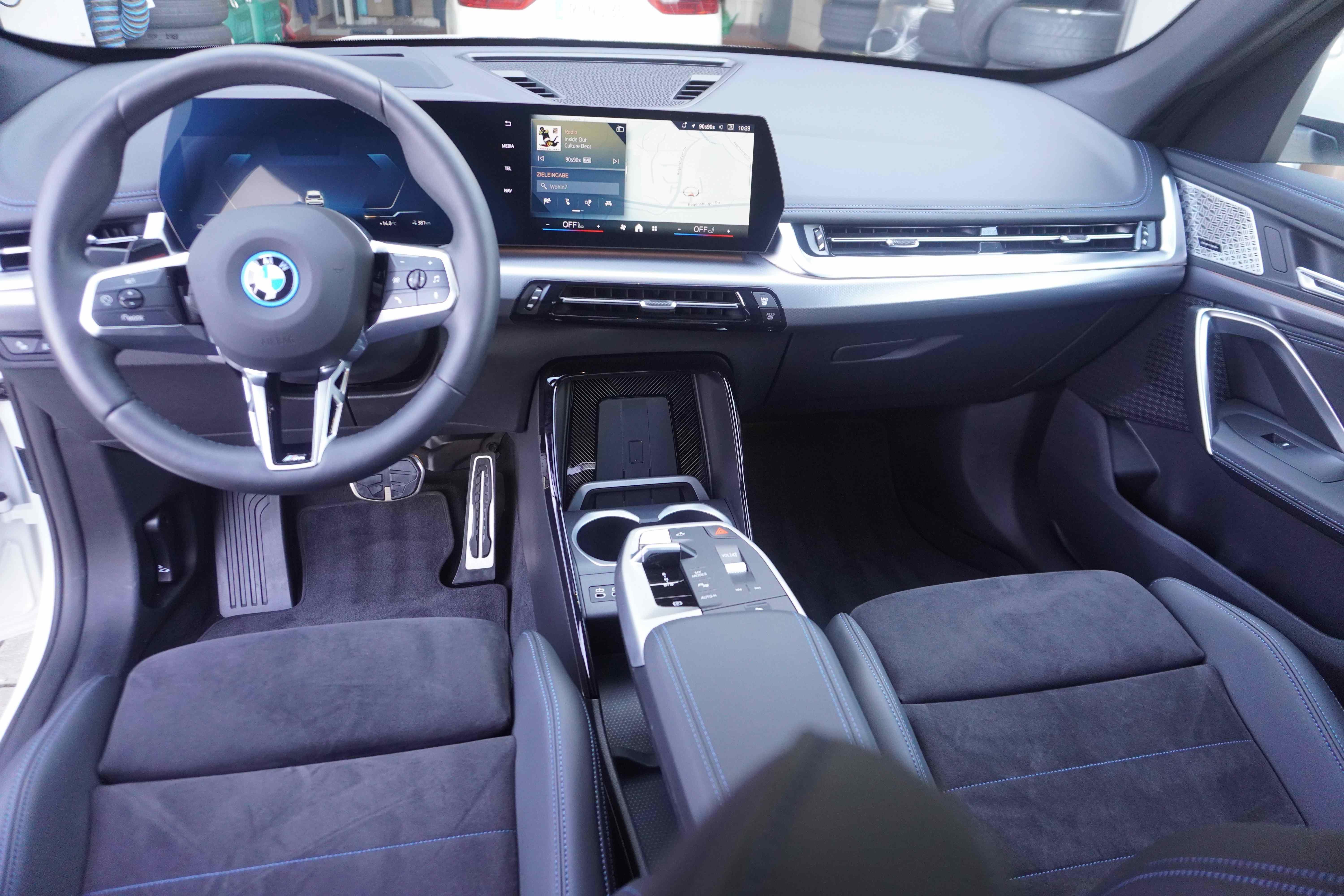 BMW iX1 – Bild 12