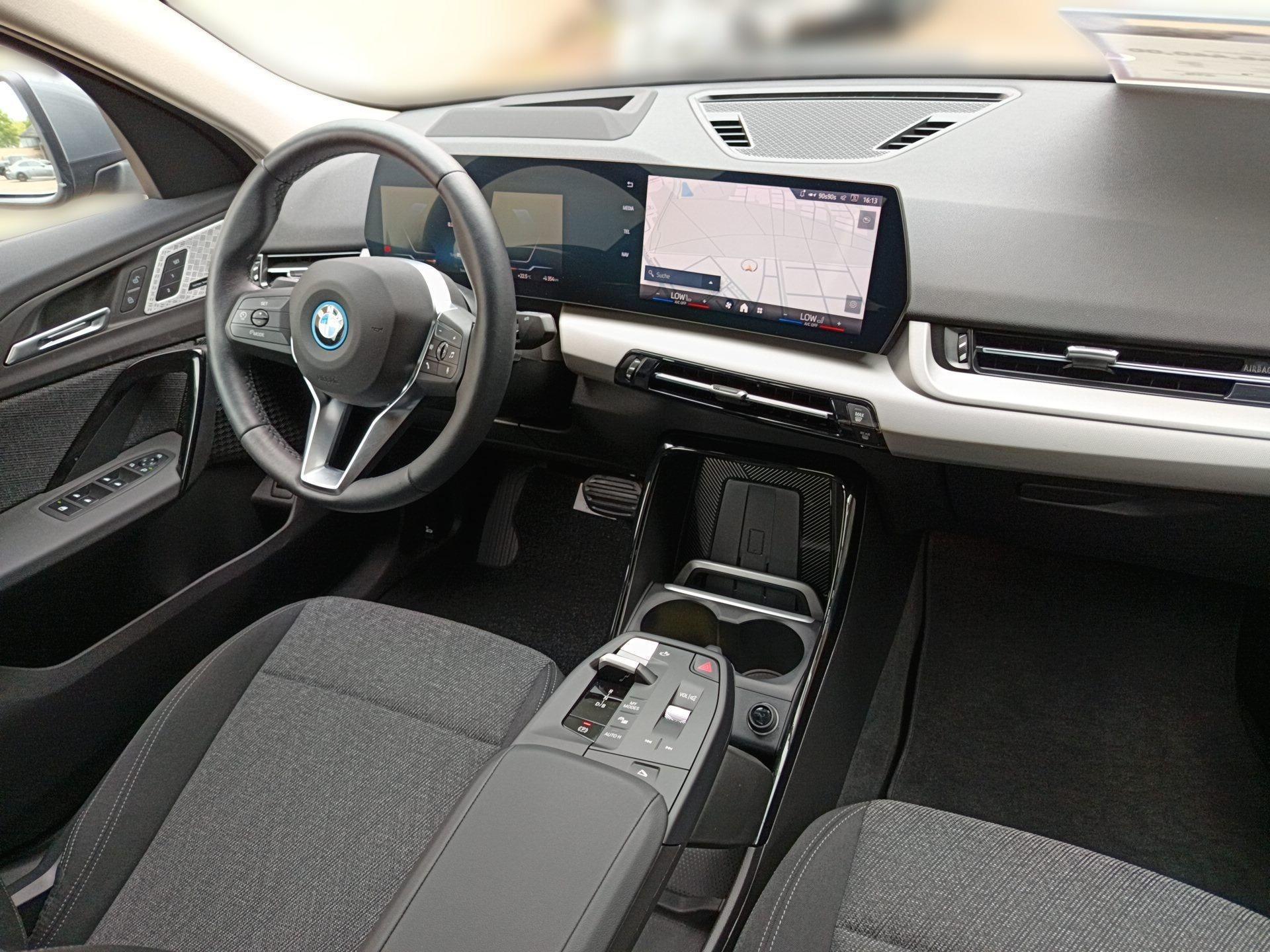 BMW iX2 – Bild 20