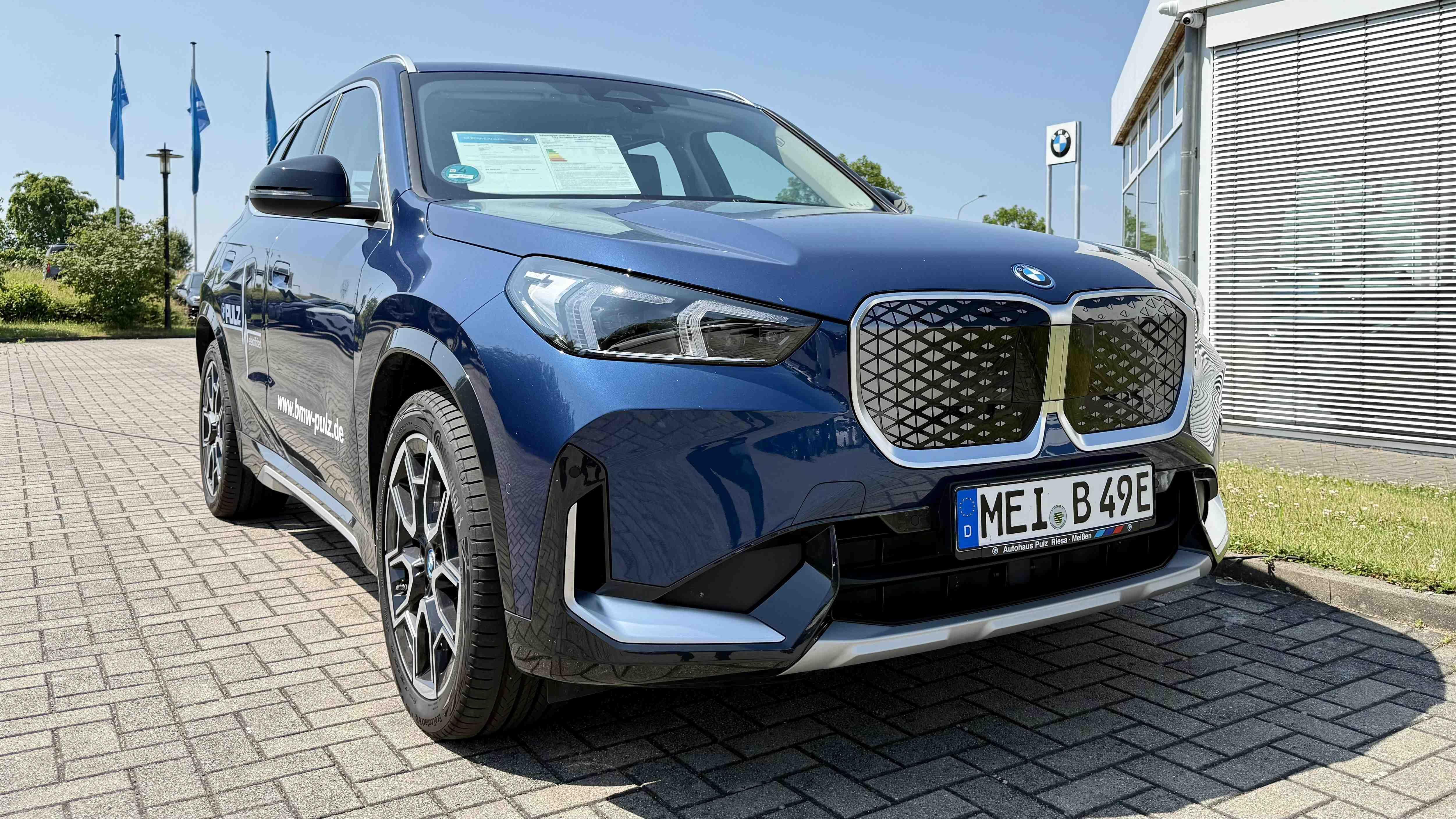 BMW iX1