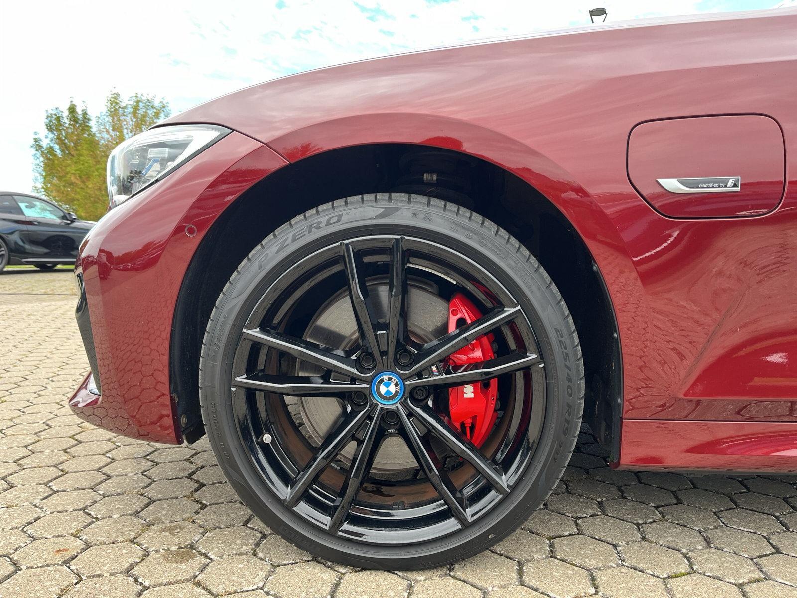 BMW 330e 2022