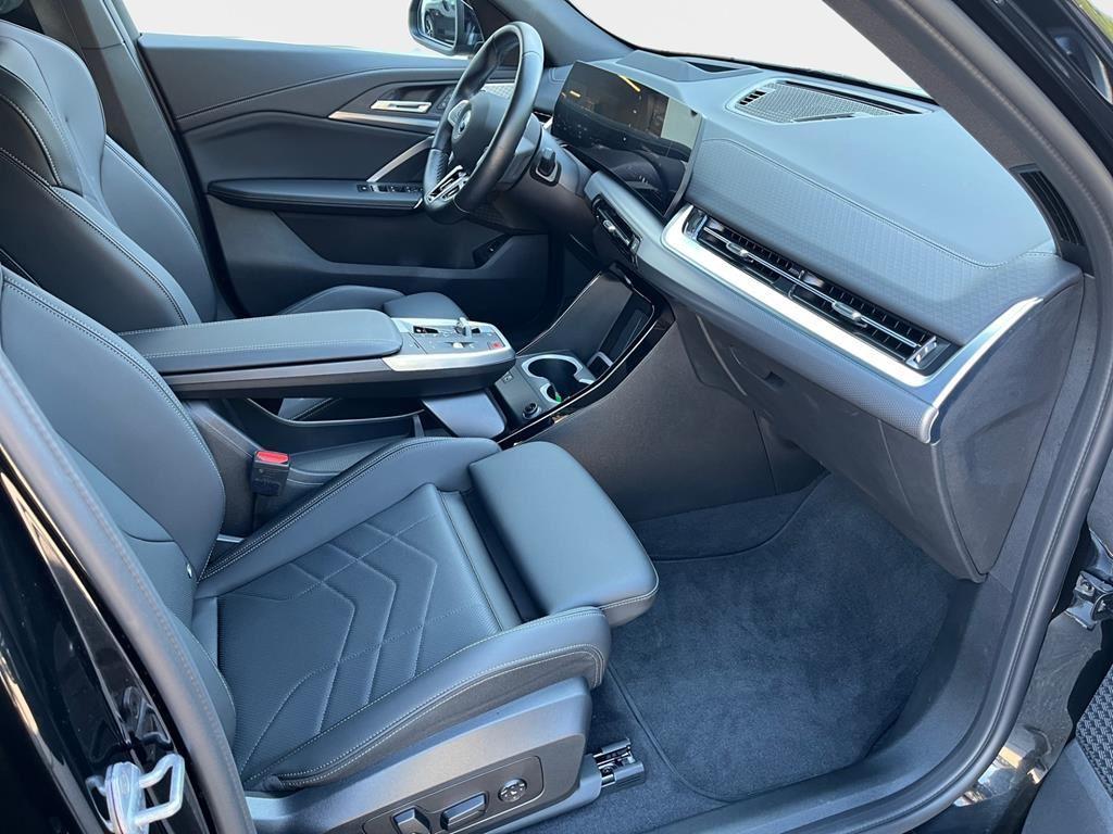 BMW iX2 – Bild 13