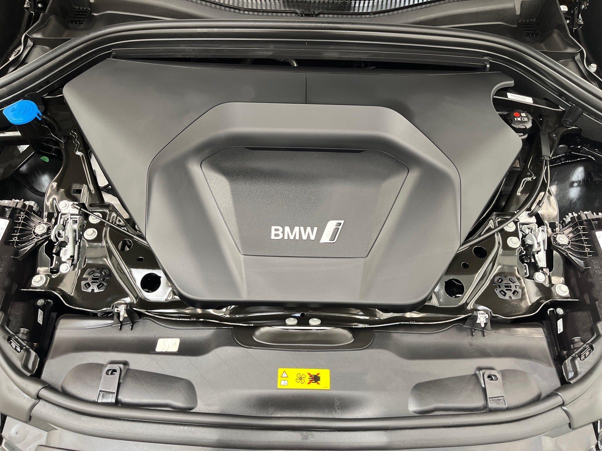 BMW iX2 – Bild 9