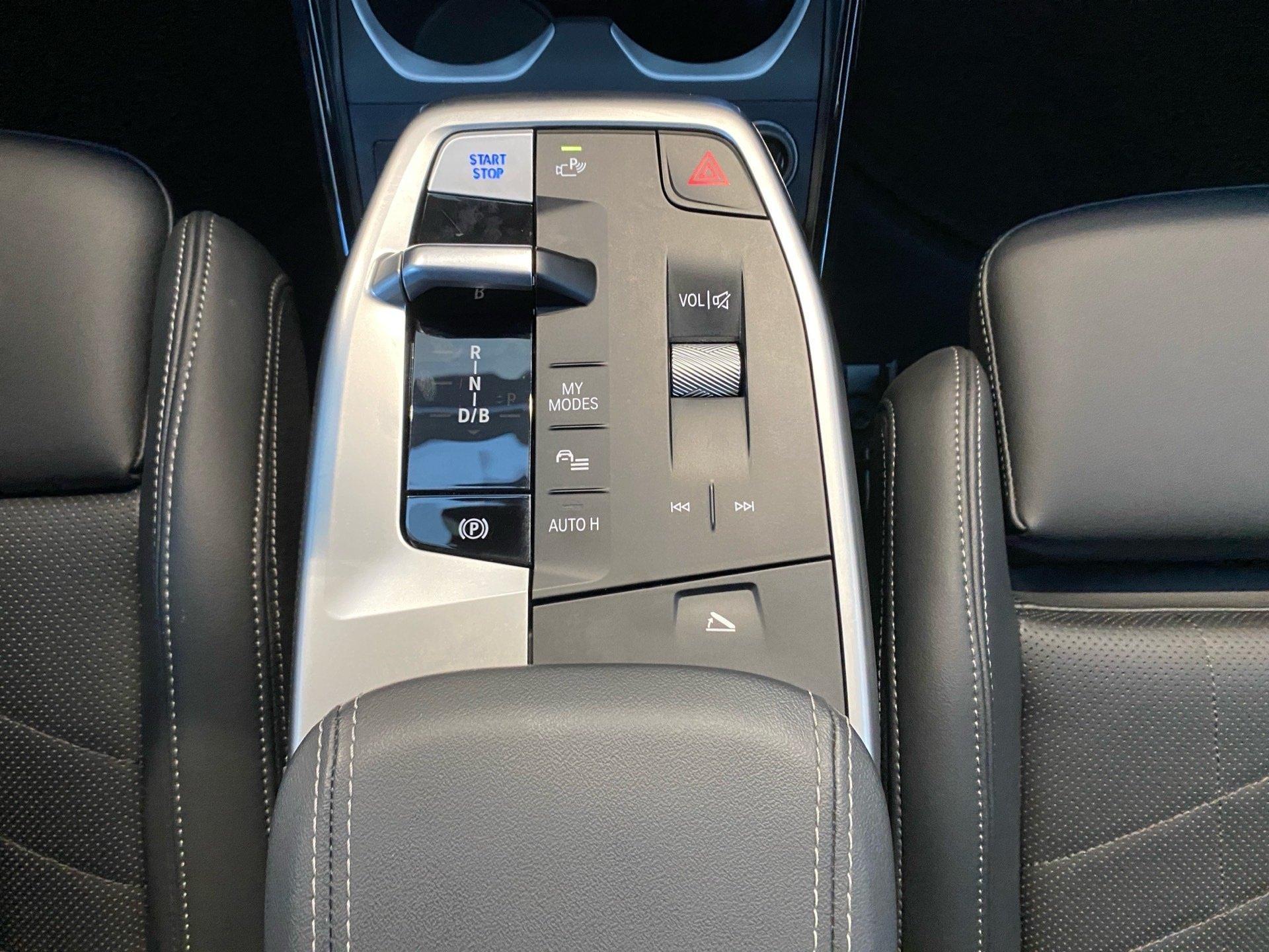 BMW iX2 – Bild 16