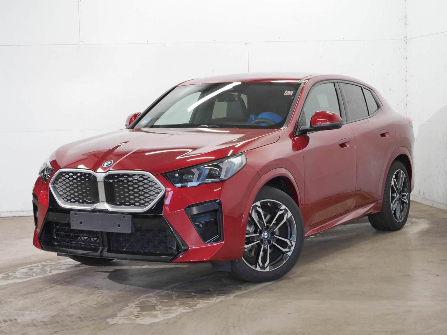 BMW iX2 2025