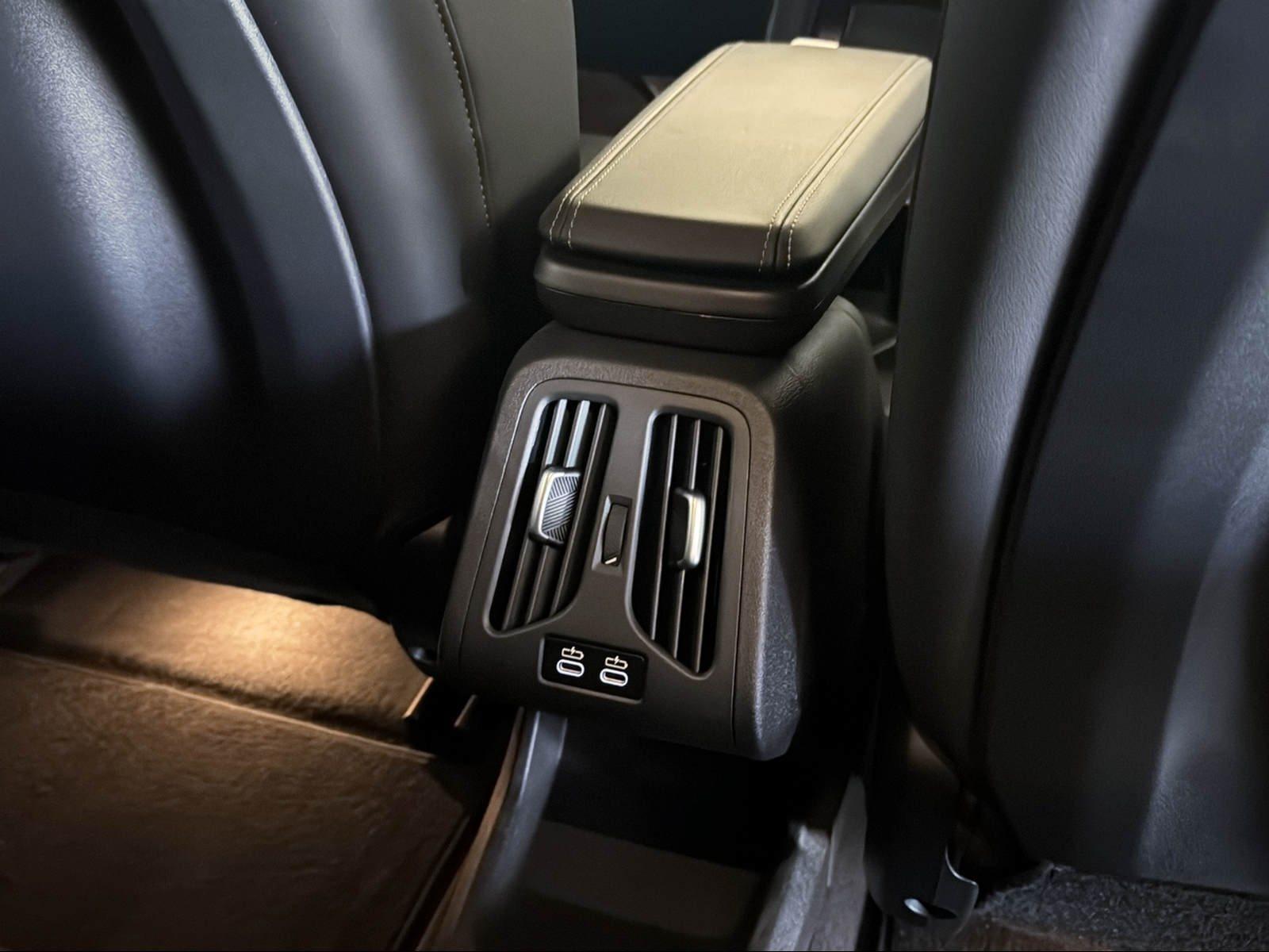 BMW iX2 – Bild 12