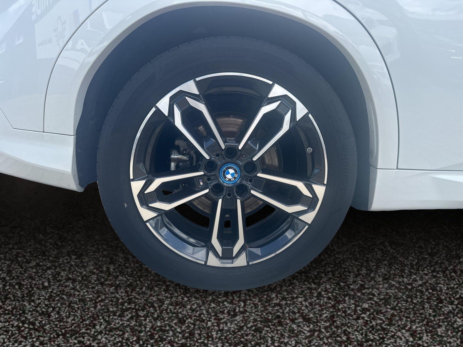 BMW iX2 – Bild 13