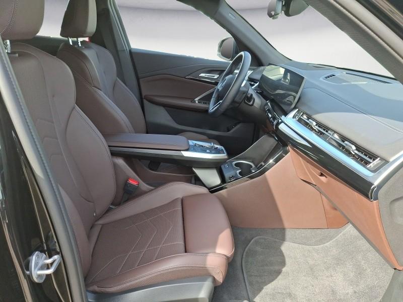 BMW iX2 – Bild 13