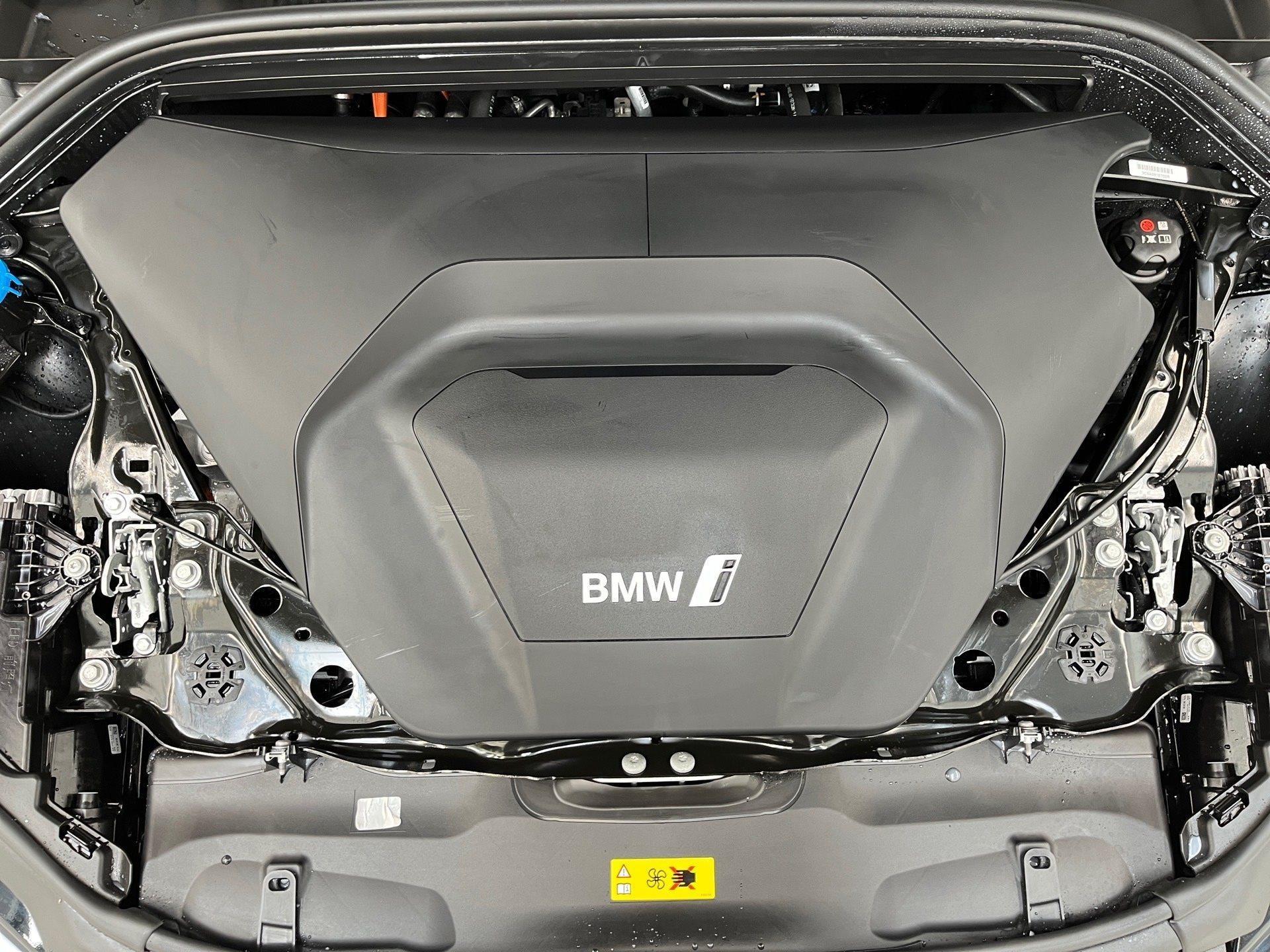 BMW iX2 – Bild 18