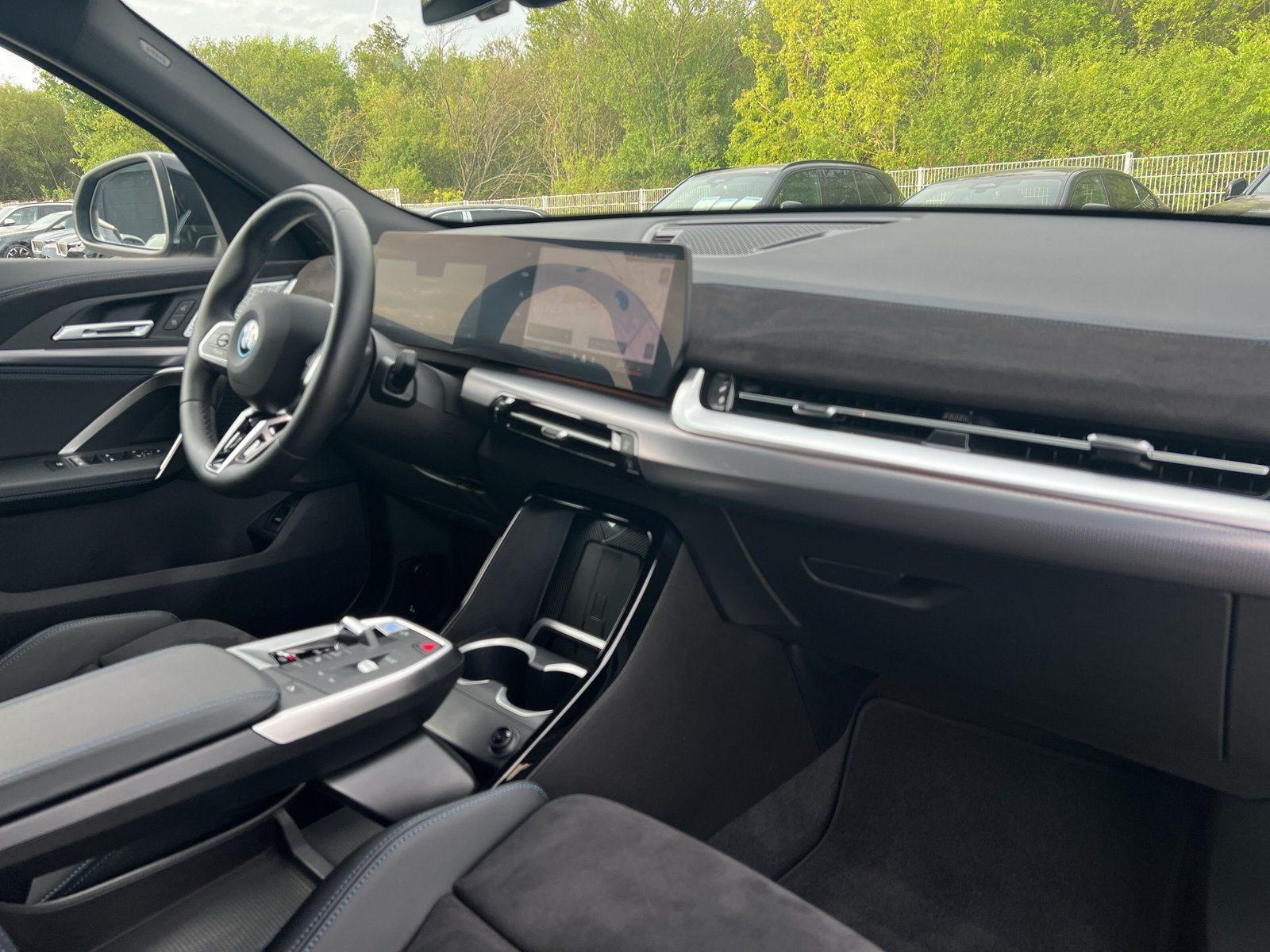 BMW iX2 – Bild 13