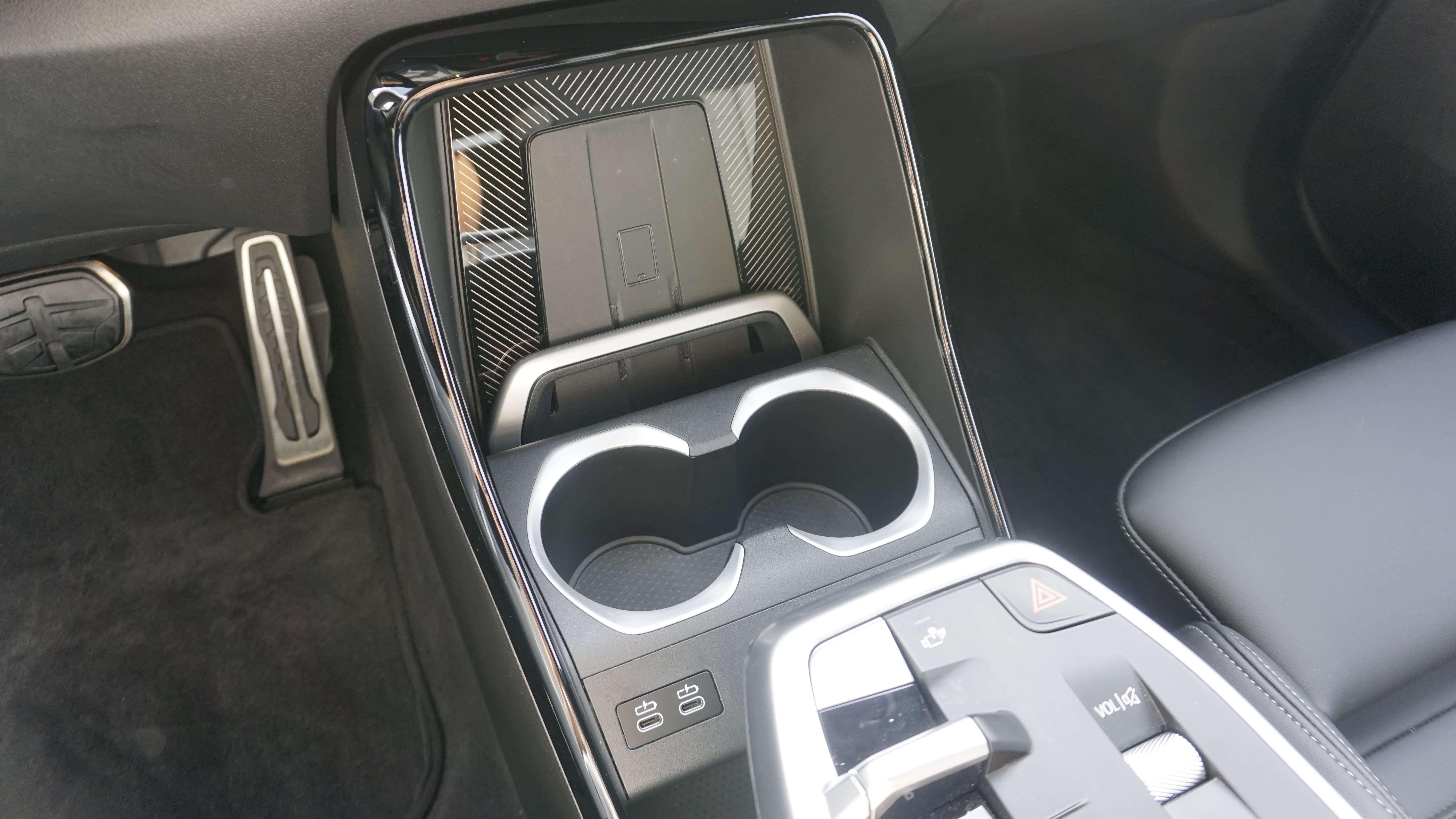 BMW iX2 – Bild 22