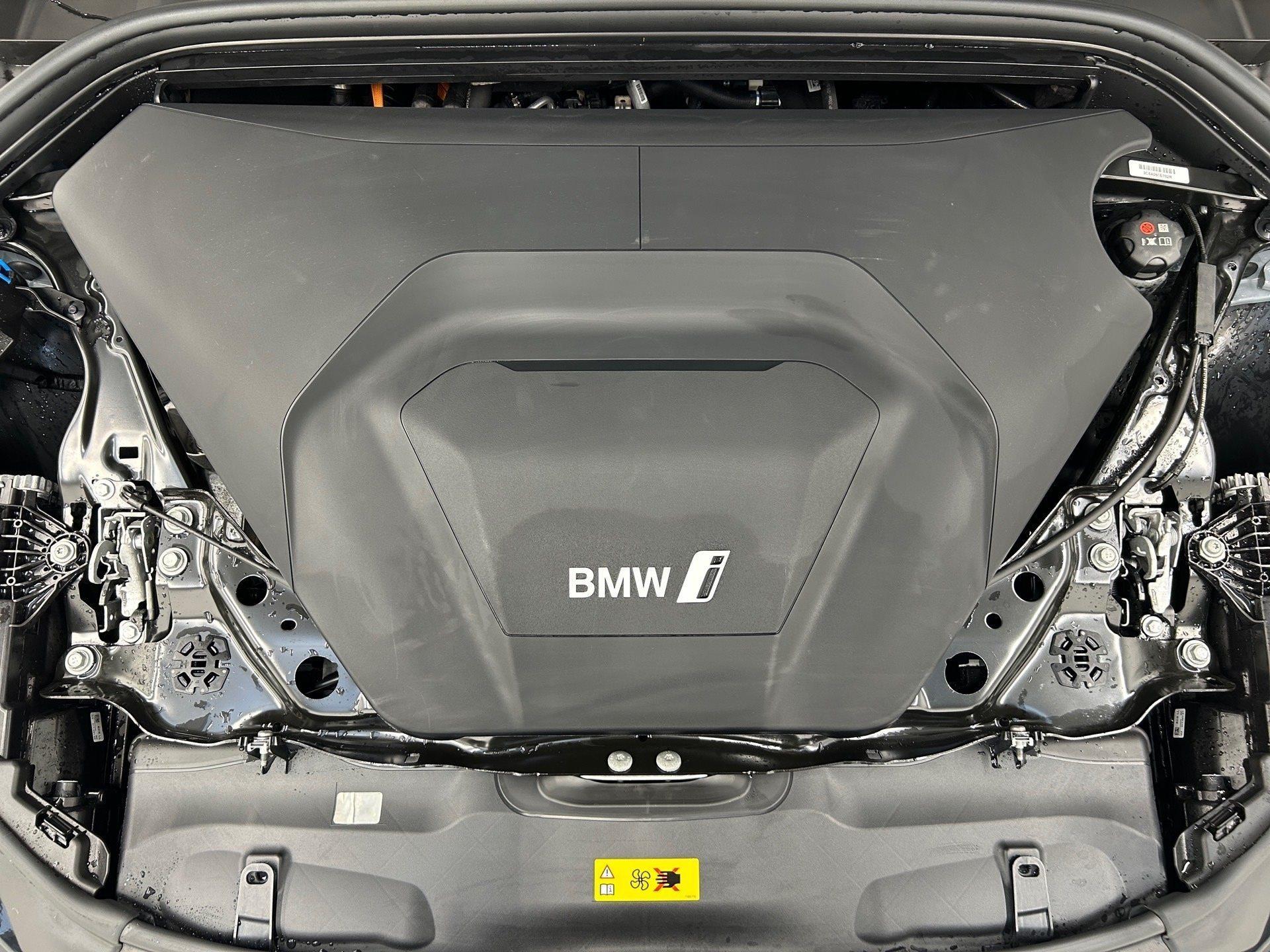 BMW iX2 – Bild 19