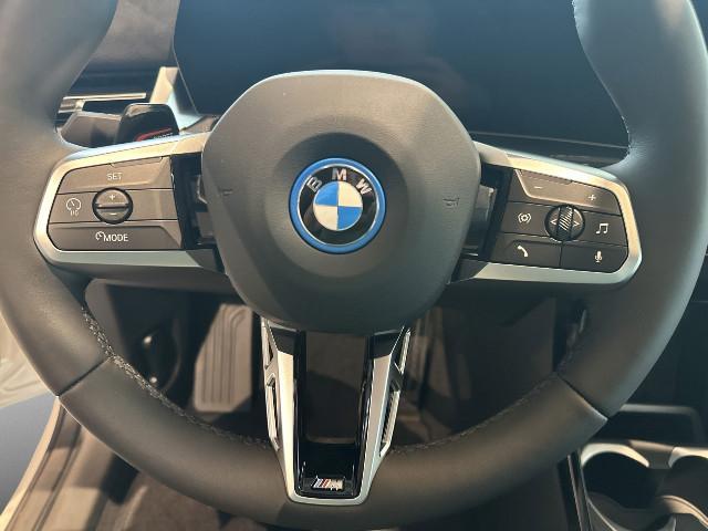 BMW iX2 – Bild 13