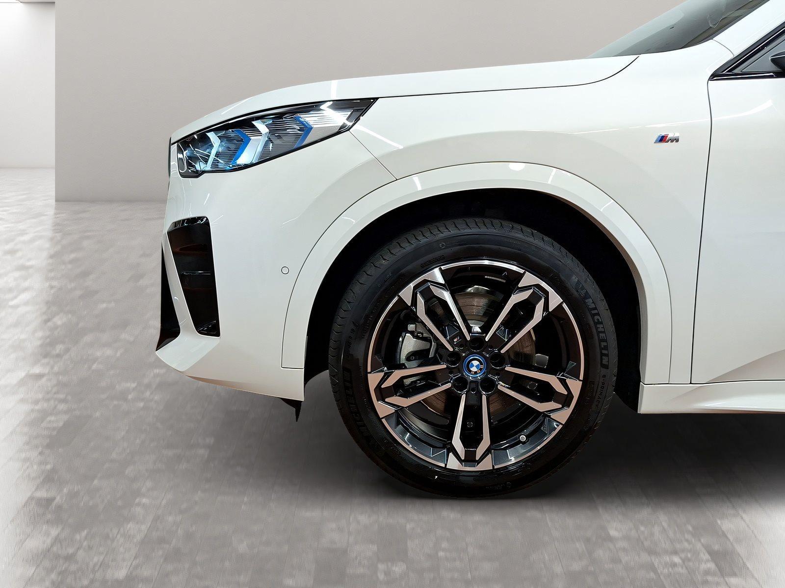 BMW iX2 – Bild 16