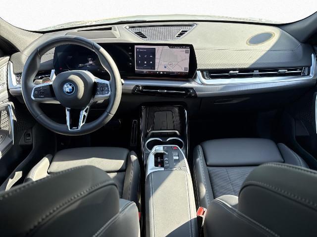 BMW iX2 – Bild 14